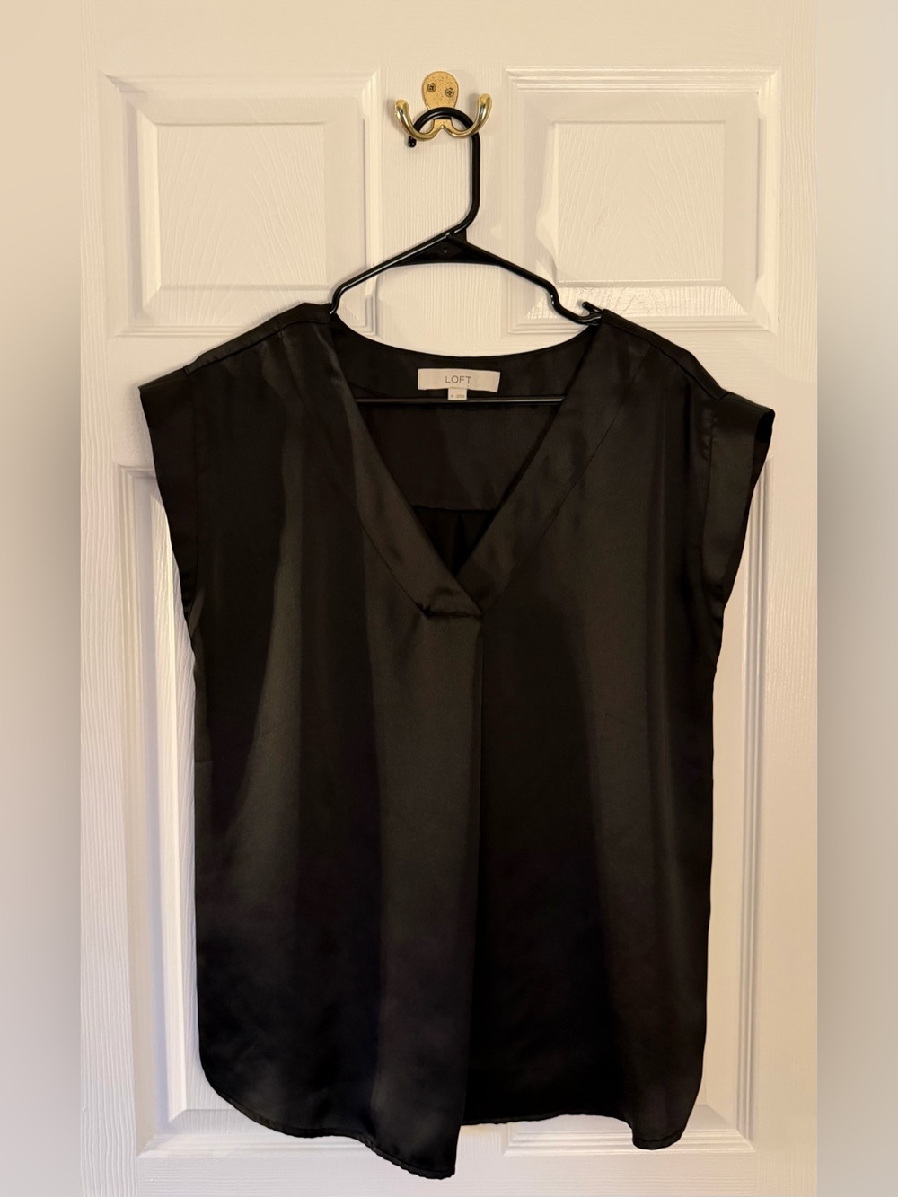 LOFT Black V-Neck Short Sleeve Blouse